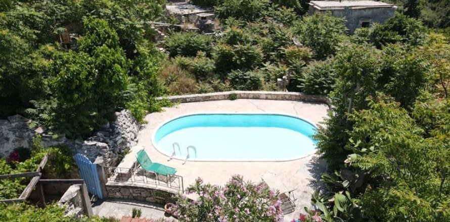 2 bedrooms House in Chania, Greece No. 24008