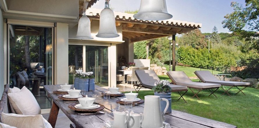 5 bedrooms Properties in Nam Yen, Vietnam No. 25406