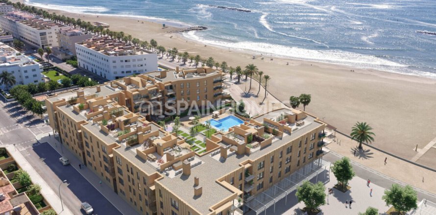 4 bedrooms Apartment in Cubelles, Spain No. 124881