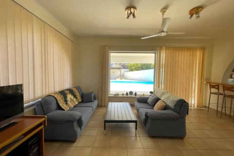 5 bedrooms Villa in Paphos, Cyprus No. 37845 12