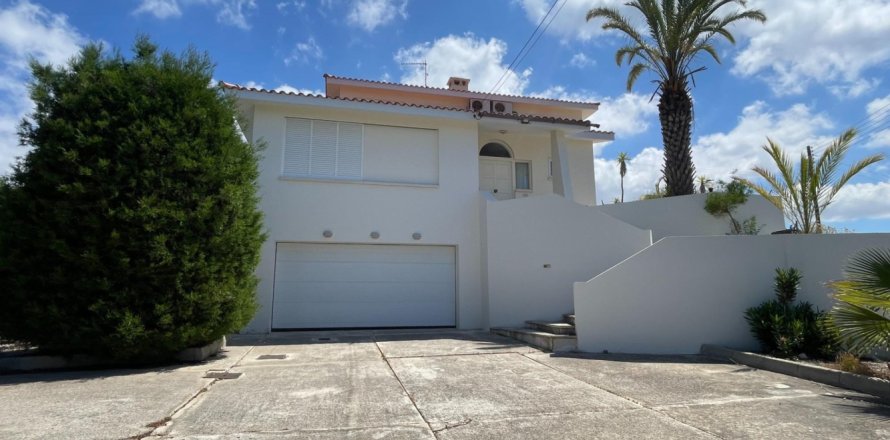 5 bedrooms Villa in Paphos, Cyprus No. 37845