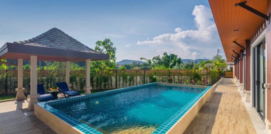 3 bedrooms Villa in Rawai, Thailand No. 96779