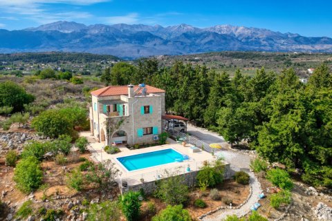 3 bedrooms Villa in Chania, Greece No. 72065 3