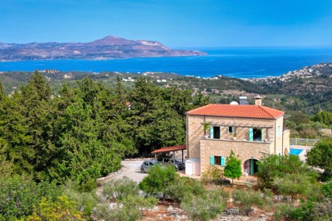 3 bedrooms Villa in Chania, Greece No. 72065 2