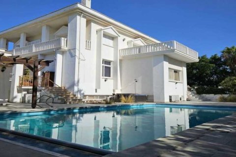 6 dormitorios House en Larnaca, Cyprus No. 80731 1