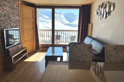 1 bedroom Apartment in Les Belleville, France No. 99523 3