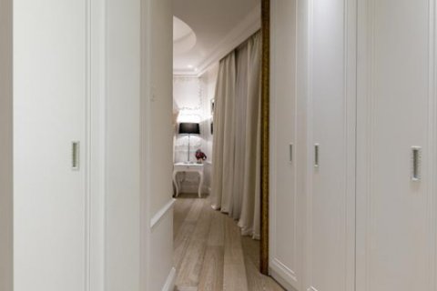 4 bedrooms Villa in Limassol, Cyprus No. 105492 2