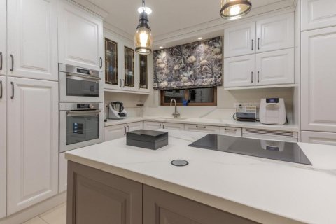 4 bedrooms Villa in Limassol, Cyprus No. 105492 5