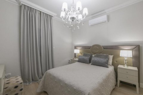 4 bedrooms Villa in Limassol, Cyprus No. 105492 11