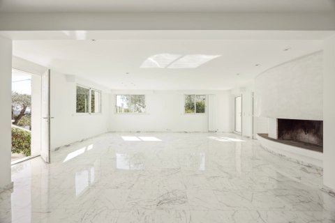 4 bedrooms Villa in Cannes, France No. 99785 8