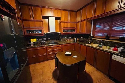 6 bedrooms House in Agios Athanasios, Cyprus No. 29863 10