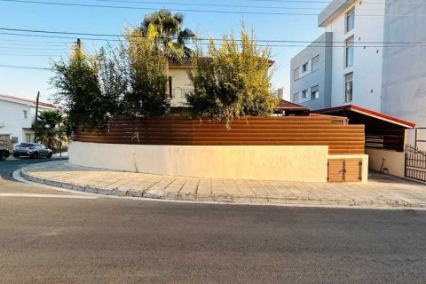 6 bedrooms House in Agios Athanasios, Cyprus No. 29863 2