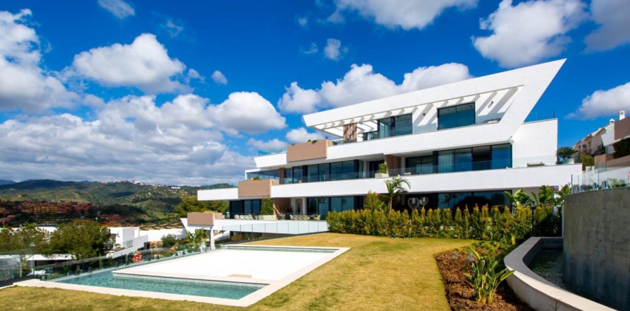 3 dormitorios Bungalow en Marbella, Spain No. 127003