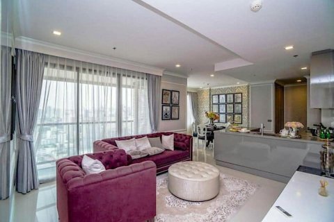 3 bedrooms Condo in Bangkok, Thailand No. 441 5