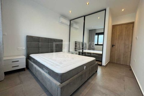 3 bedrooms Penthouse in Limassol, Cyprus No. 79932 9