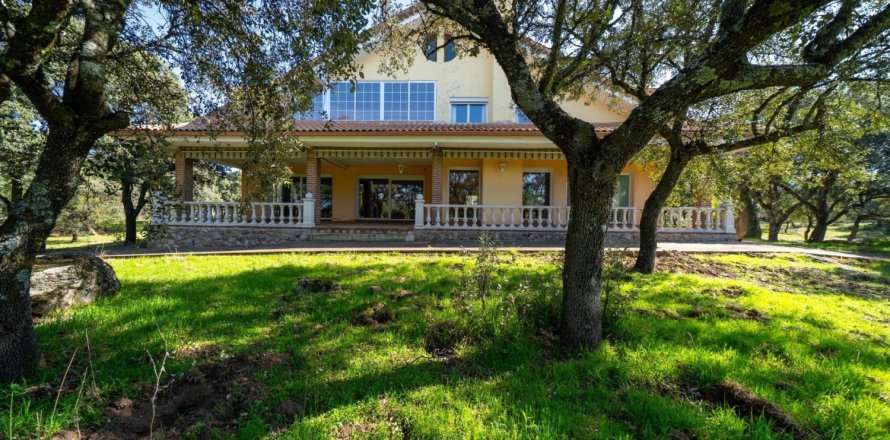 8 dormitorios House en Colmenarejo, Spain No. 125755
