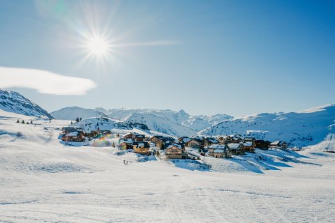 3 bedrooms Apartment in Huez, France No. 99685 1