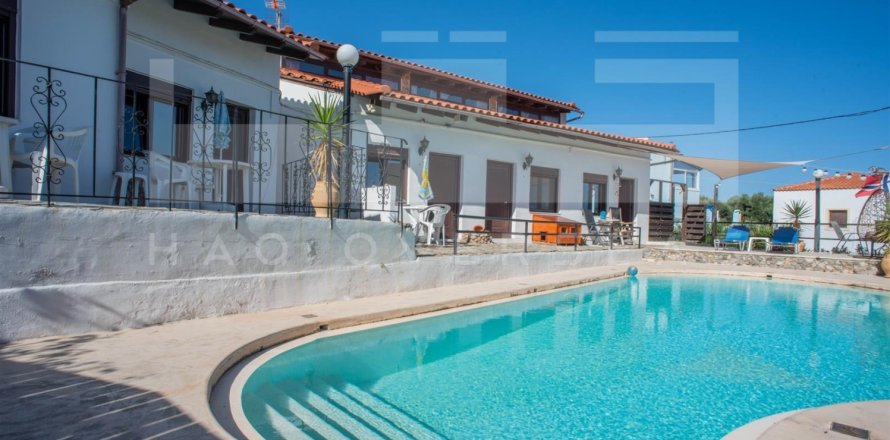 5 bedrooms House in Crete, Greece No. 74643