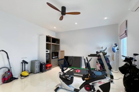 5 bedrooms Villa in Hua Hin, Thailand No. 97295 17