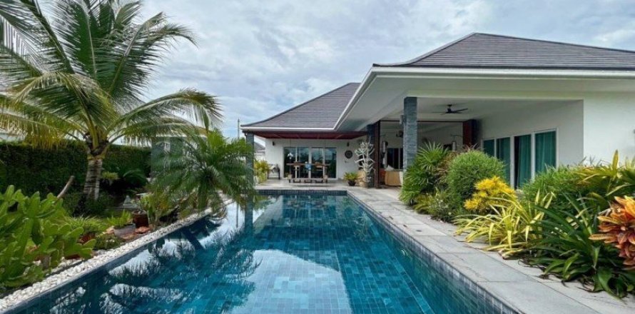 5 bedrooms Villa in Hua Hin, Thailand No. 97295