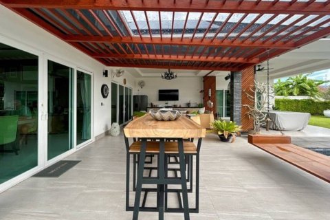 5 bedrooms Villa in Hua Hin, Thailand No. 97295 3
