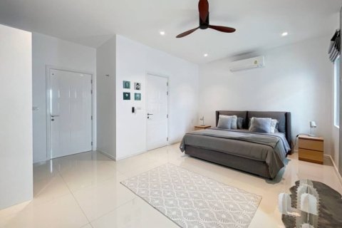 5 bedrooms Villa in Hua Hin, Thailand No. 97295 15