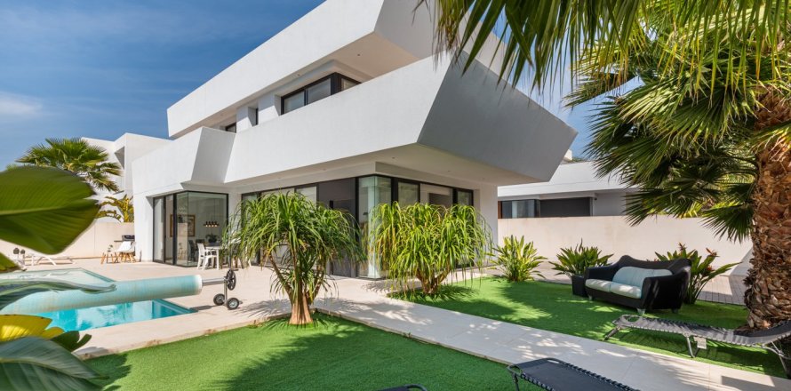 4 bedrooms Villa in Nam Xay, Vietnam No. 85635