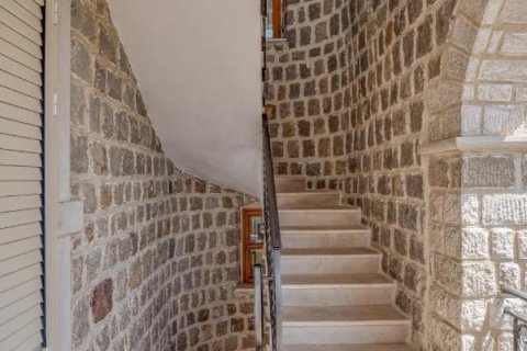 5 bedrooms Villa in Budva, Montenegro No. 81130 23