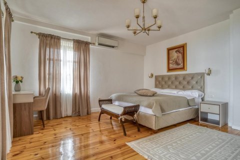 5 bedrooms Villa in Budva, Montenegro No. 81130 16