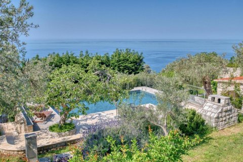 5 bedrooms Villa in Budva, Montenegro No. 81130 30