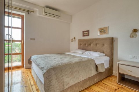 5 bedrooms Villa in Budva, Montenegro No. 81130 22