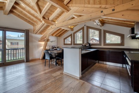 4 bedrooms House in Les Belleville, France No. 99577 6