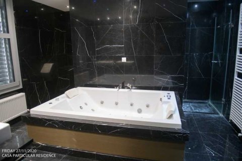 5 bedrooms Villa in Lakatamia, Cyprus No. 72778 3