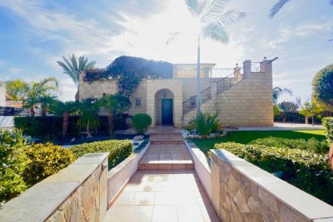 3 bedrooms Villa in Pegeia, Cyprus No. 83241 2