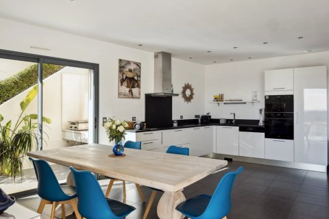 4 dormitorios Apartment en La Colle-sur-Loup, France No. 80609 10