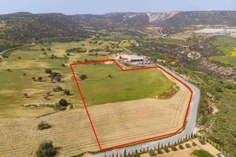Commercial property en Maroni, Cyprus No. 69751 1