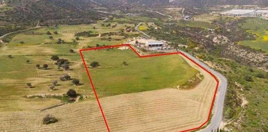 Commercial property en Maroni, Cyprus No. 69751