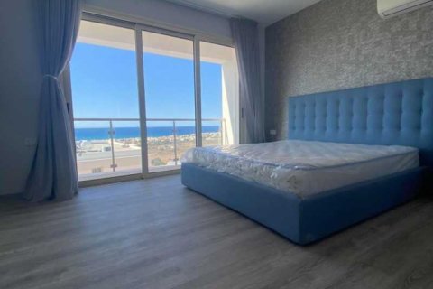 4 bedrooms Villa in Chloraka, Cyprus No. 84375 3