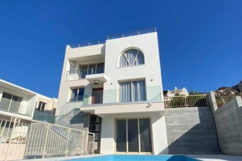 4 bedrooms Villa in Chloraka, Cyprus No. 84375 13
