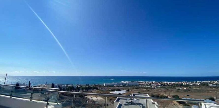 4 bedrooms Villa in Chloraka, Cyprus No. 84375