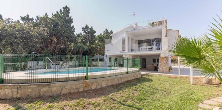 5 bedrooms Villa in Denia, Spain No. 129090