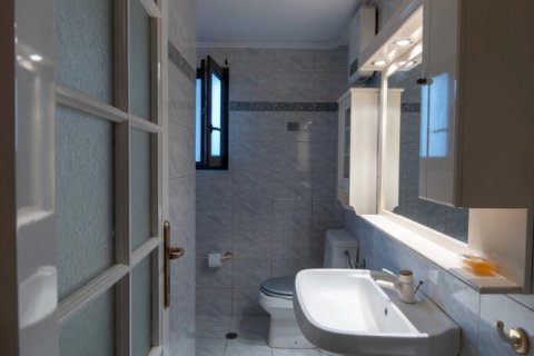 3 bedrooms Apartment in Marousi, Greece No. 108470 8