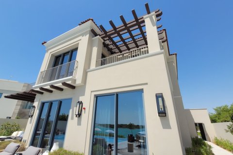 3 bedrooms Villa in Abu Dhabi, UAE No. 124278