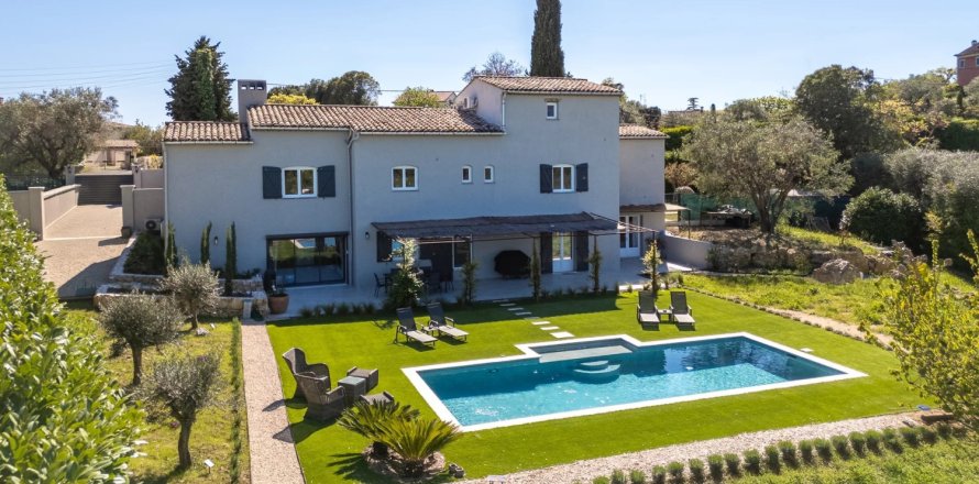 6 dormitorios Villa en Grasse, France No. 99773