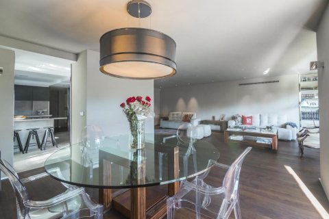 5 bedrooms Apartment in Barcelona, Spain No. 25189