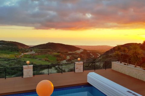 4 bedrooms Villa in Paphos, Cyprus No. 105997 15