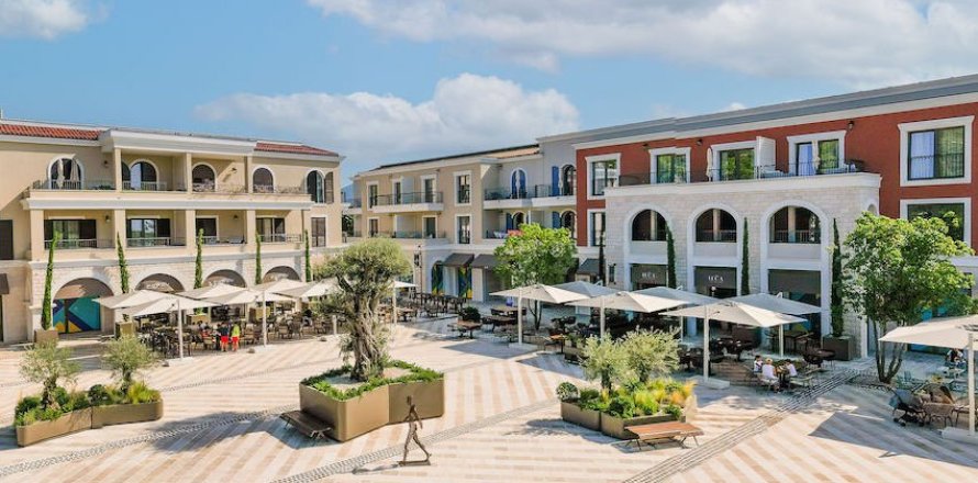 3 bedrooms Apartment in Tivat, Montenegro No. 83681