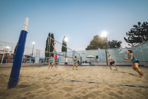 3 bedrooms Apartment in Tivat, Montenegro No. 83681 10