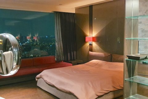 2 bedrooms Condo in Bangkok, Thailand No. 411 4