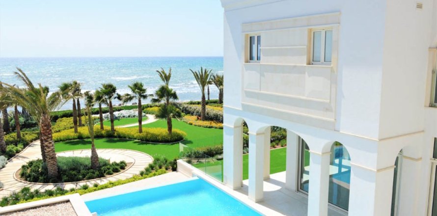5 bedrooms Villa in Larnaca, Cyprus No. 105630